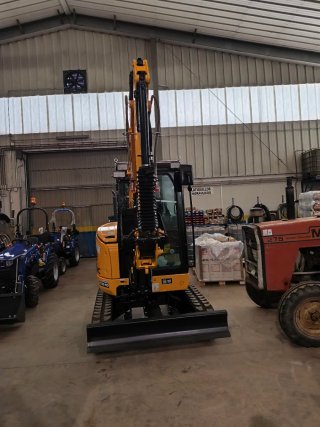 Mini excavadora KPC