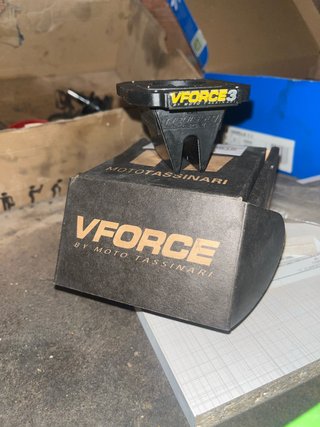 Caja de Láminas VFORCE 3 €3 honda