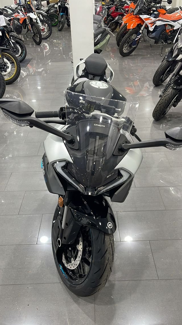 CFMOTO 675 SR-R (Nueva)