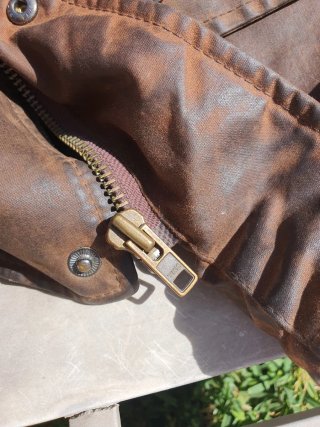 Chaqueta Barbour Bushman A1550 Marrón