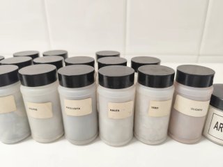 Lote 19 botes minerales y suelos laboratorio