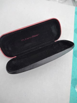 Funda Gafas Pull&Bear.