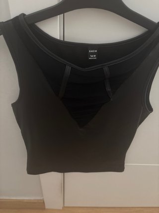 Camiseta SHEIN efecto piel M