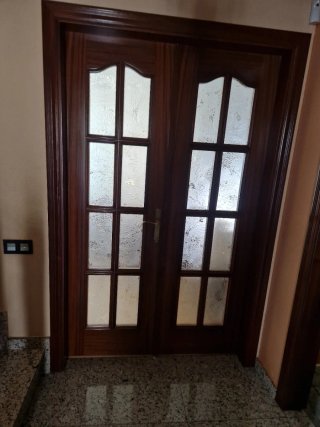 Puerta Sapelly , algunas con cristal