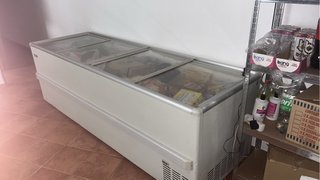 Congelador horizontal con tapa de cristal