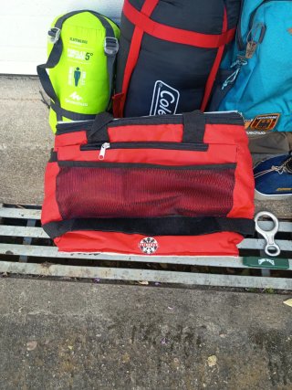 !OCASIÓN! Lote montaña: mochilas, saco, nevera