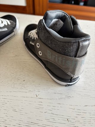 Zapatillas British Knights grises y negras