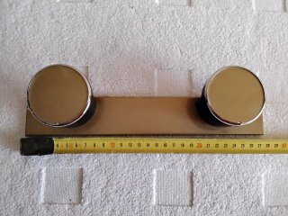 Percha metálica vintage dorada