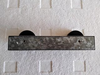 Percha metálica vintage dorada