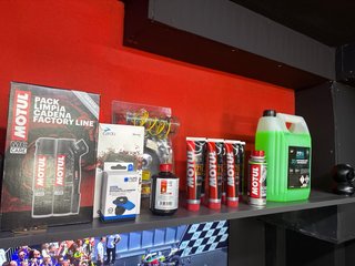 Aceite Motul 7100 10W-40 y Castrol Power 1