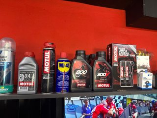 Aceite Motul 7100 10W-40 y Castrol Power 1