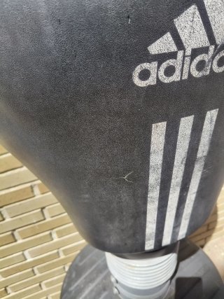 Muñeco de boxeo Adidas