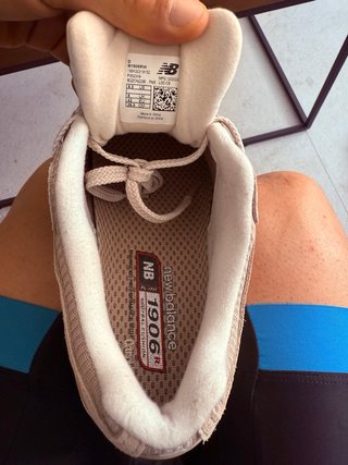 New Balance 1906R Talla 42 Beige