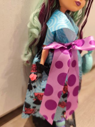 Bambola Ever After High Madeline Wonderland