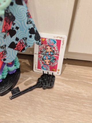 Bambola Ever After High Madeline Wonderland