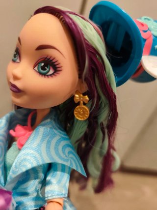 Bambola Ever After High Madeline Wonderland