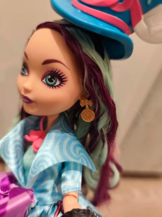 Bambola Ever After High Madeline Wonderland