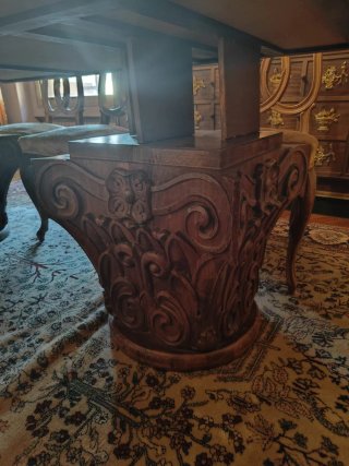 Mesa de comedor de mármol y madera de diseño