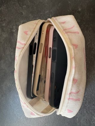 6 Fundas + Neceser para iPhone 16