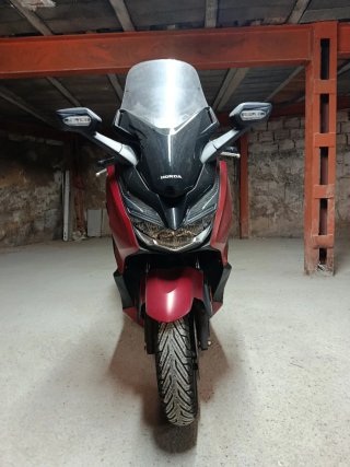 Honda Forza 125.