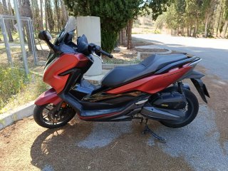 Honda Forza 125.