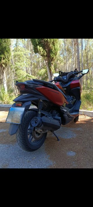 Honda Forza 125.