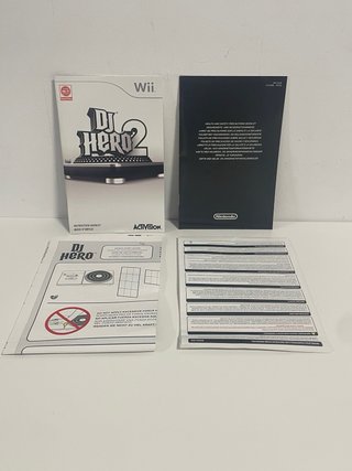 Pacchetto DJ Hero 2 per Wii con gioco e controller giradischi