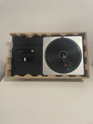 Pacchetto DJ Hero 2 per Wii con gioco e controller giradischi