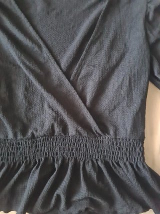 Camiseta Stradivarius manga 3/4 negra