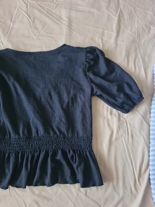 Camiseta Stradivarius manga 3/4 negra