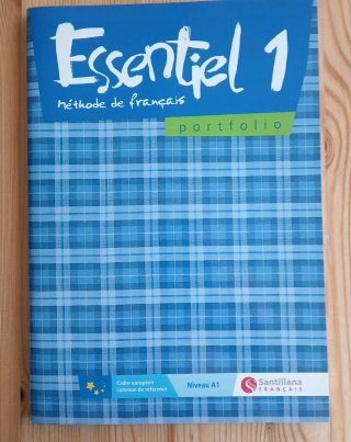 3 Libros de texto francés A1 Essentiel  Méthode fr