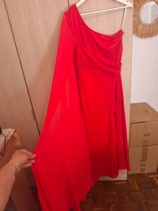 Mono rojo asimétrico talla XL