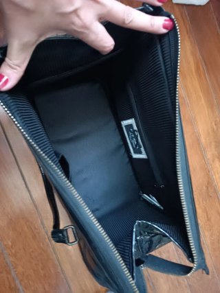 Bolso charol Pepe Jeans negro