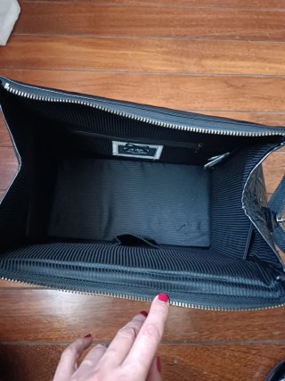 Bolso charol Pepe Jeans negro