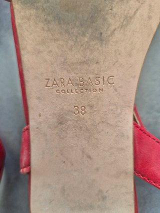 Sandalias planas rojas Zara