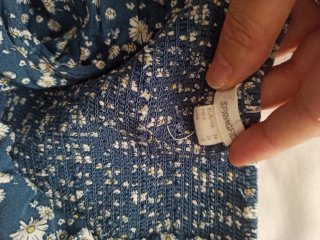 Vestido azul con estampado floral