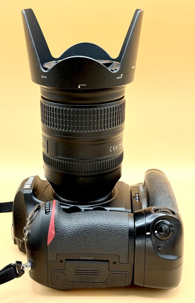 Nikon D850 + Obiettivo 28-300mm VR
