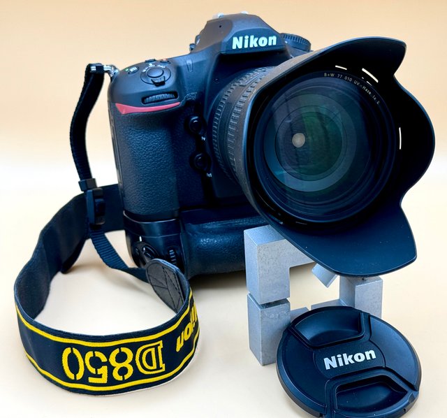 Nikon D850 + Obiettivo 28-300mm VR