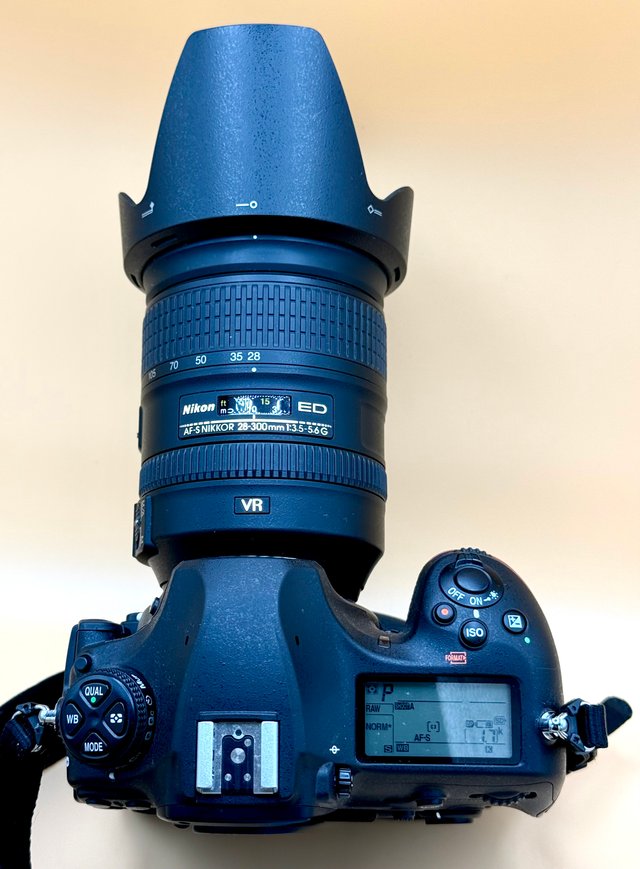 Nikon D850 + Obiettivo 28-300mm VR