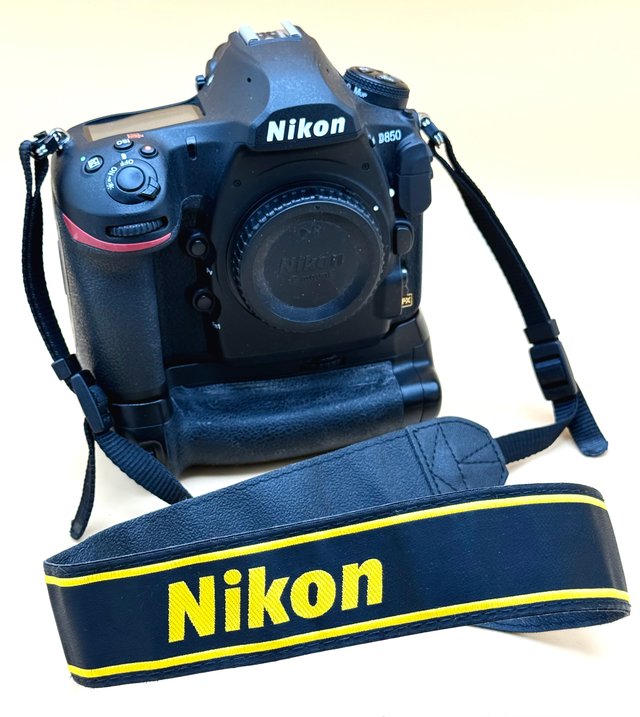 Nikon D850 + Obiettivo 28-300mm VR
