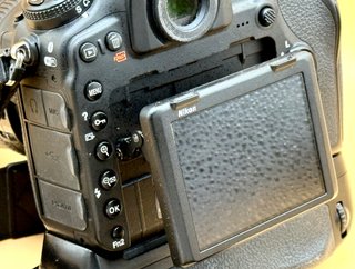 Nikon D850 + Objetivo 28-300mm VR