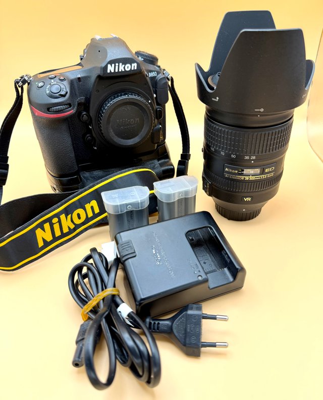 Nikon D850 + Obiettivo 28-300mm VR