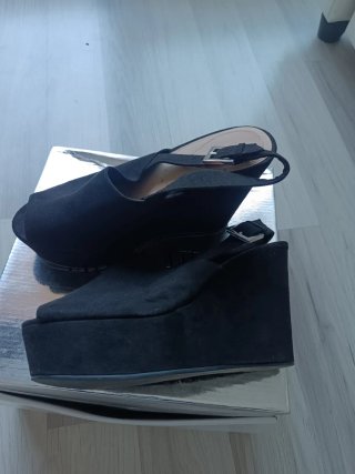 Zapatos de cuña negros