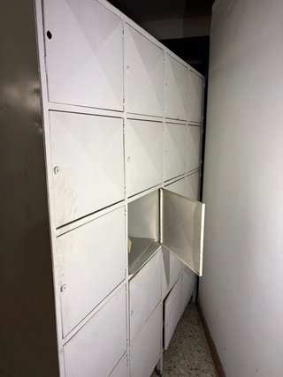 Taquillas de hierro blancas