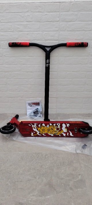 Patinete Bestial Wolf Rocky R12 Tiger.