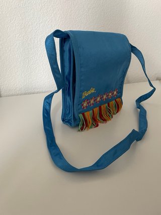 Bolso Barbie bandolera raso azul flecos