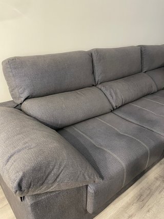 Sofá modular y mesa de centro cristal