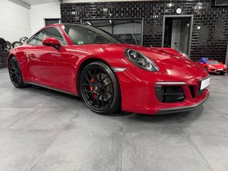 Porsche 911 Porsche 911 Carrera 4 GTS