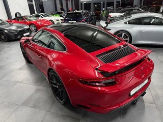 Porsche 911 Porsche 911 Carrera 4 GTS