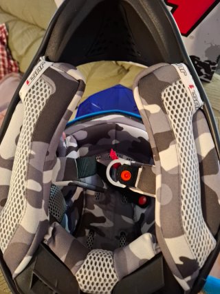 Casco Just Talla XL Azul y Amarillo Sin estrenar